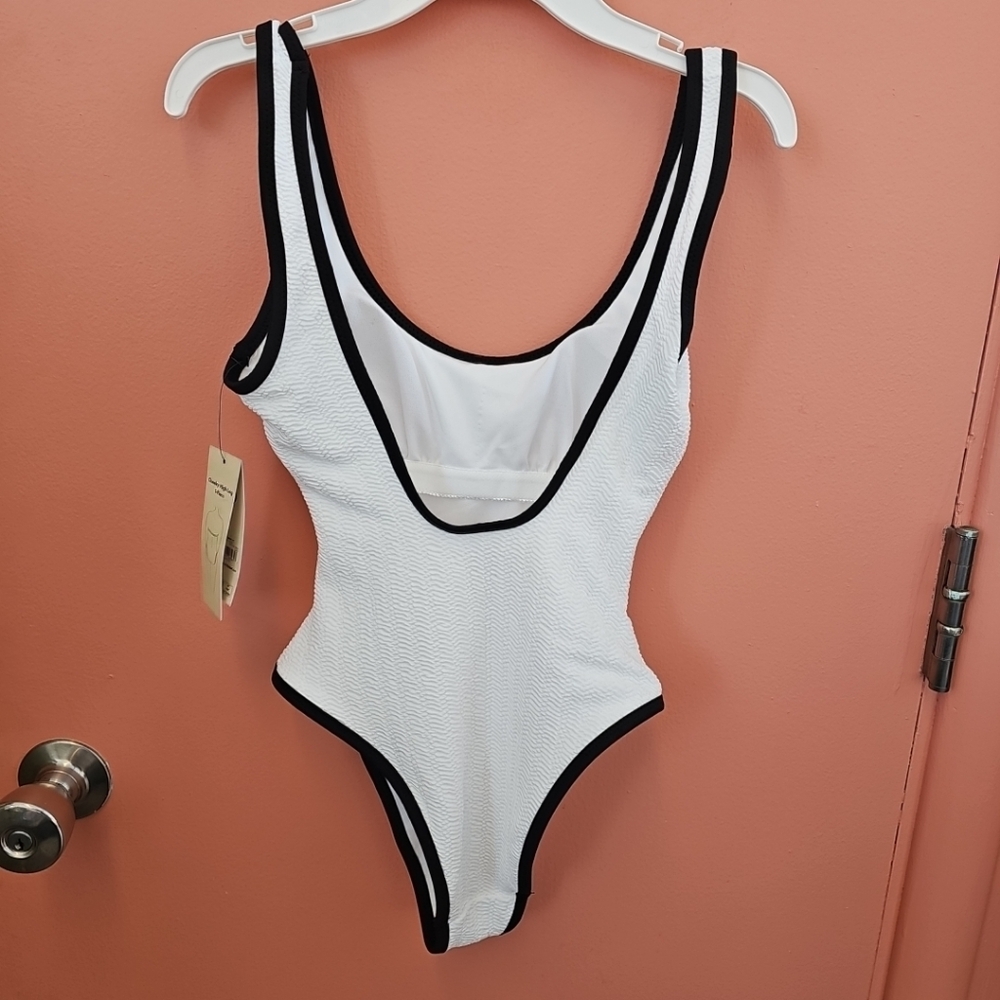 NWT No Boundaries Women's Size XXS(00) One Piece Swimsuit Vivid White Black Trim - Picture 5 of 7